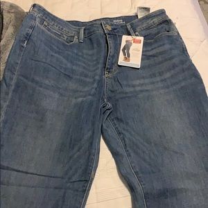 Signature Levi Strauss !